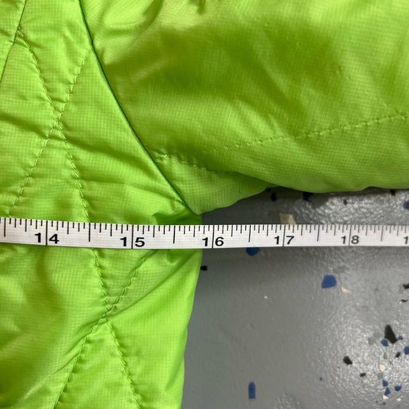 Patagonia, light weight puffer jacket, kids size large or 12 - Picture 10 of 14